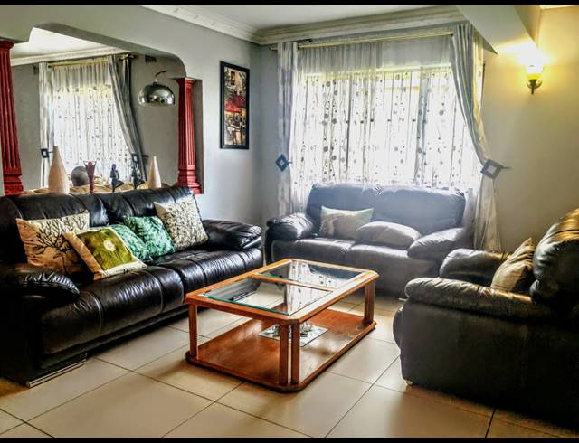 4 BEDROOM HOUSE FOR SALE IN ESCOMBE